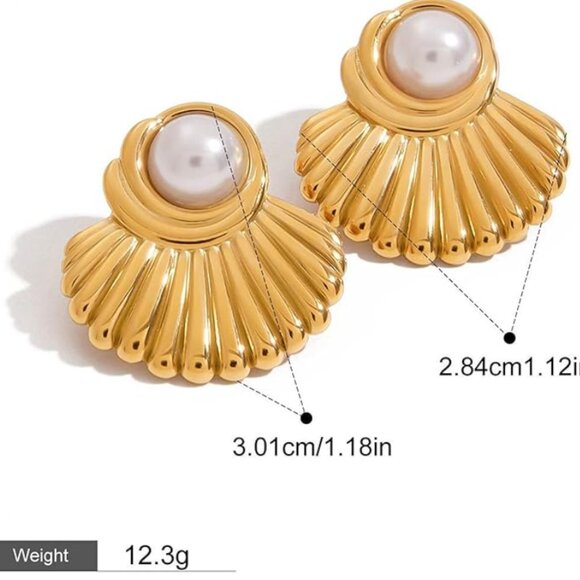 NWOT Anthropologie Pearl Seashell Earrings - Picture 4 of 5